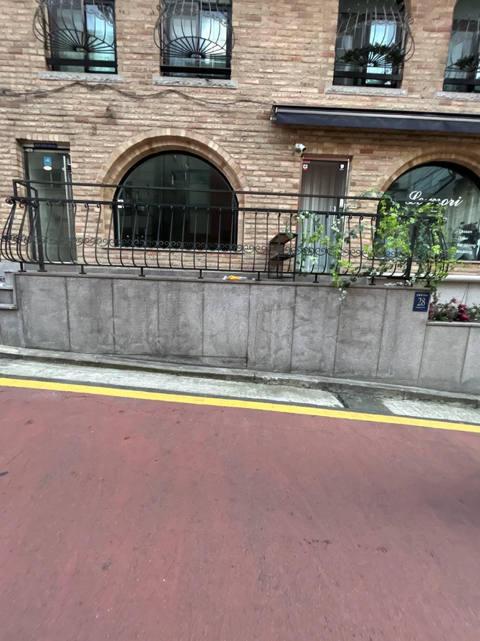 구로 대리석오염제거 후 화강석 담장 이미지